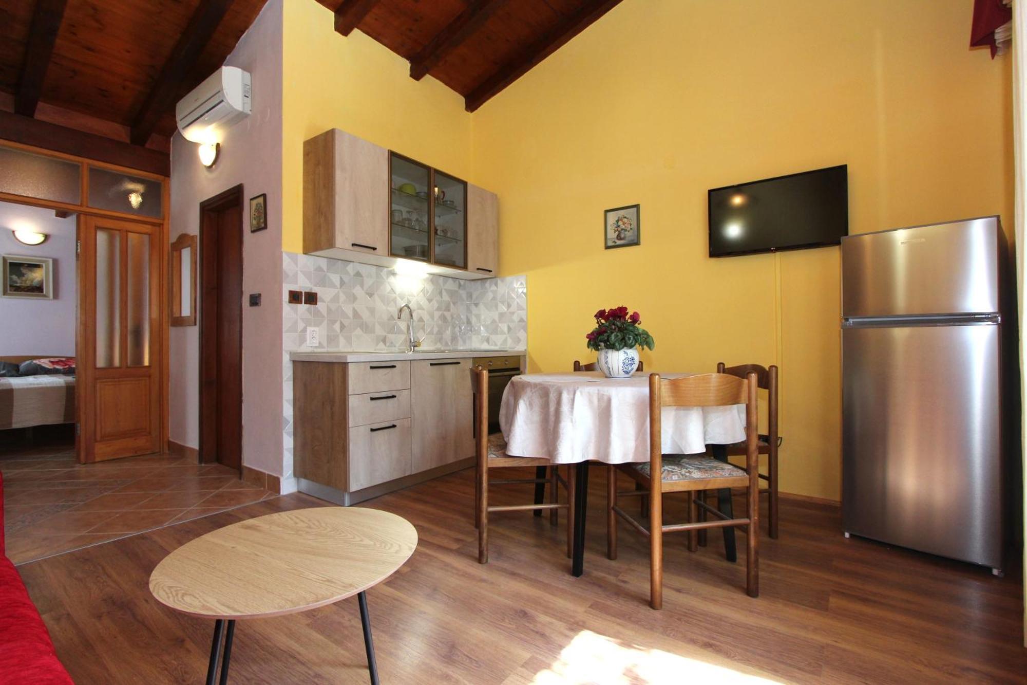 Apartments Adria 로비니 외부 사진